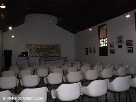 100_8094_RJ